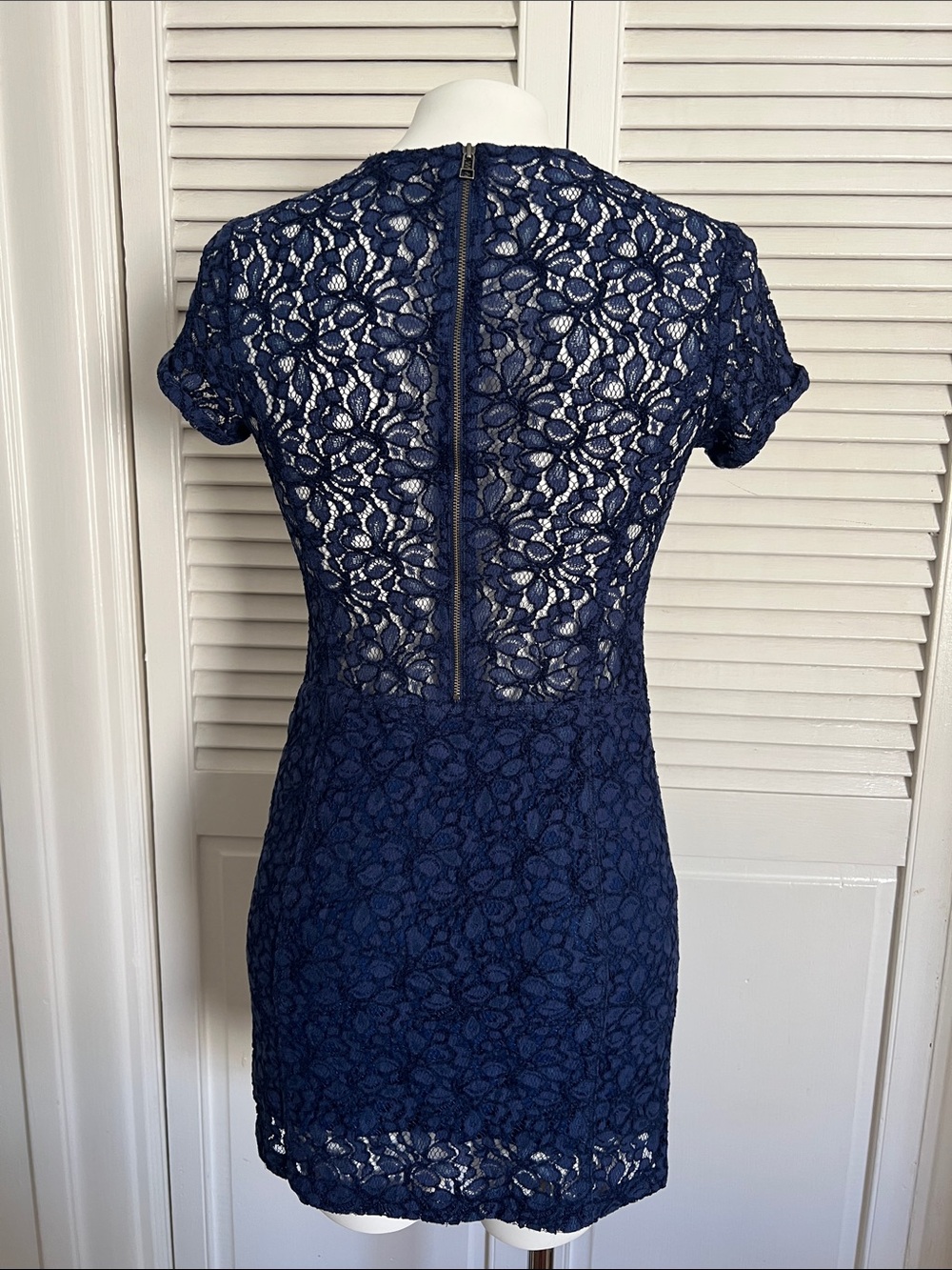 Aritzia Talula Navy Floral Lace Short Sleeve Mini Dress